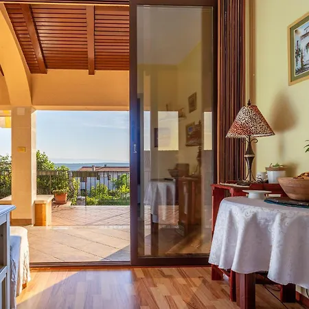 5 Bedroom Cozy In בית נופש
