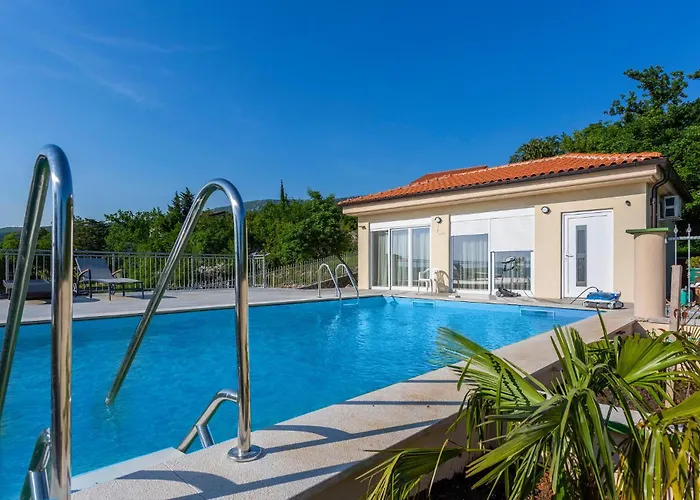 Pet Friendly In *