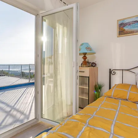5 Bedroom Cozy In Holiday home