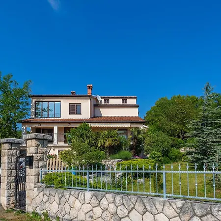 Holiday home 5 Bedroom Cozy In *