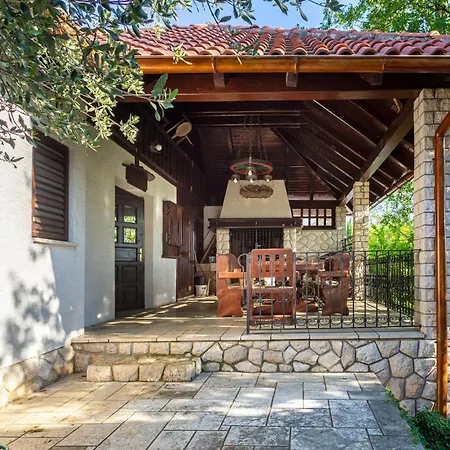 Holiday home 5 Bedroom Cozy In *
